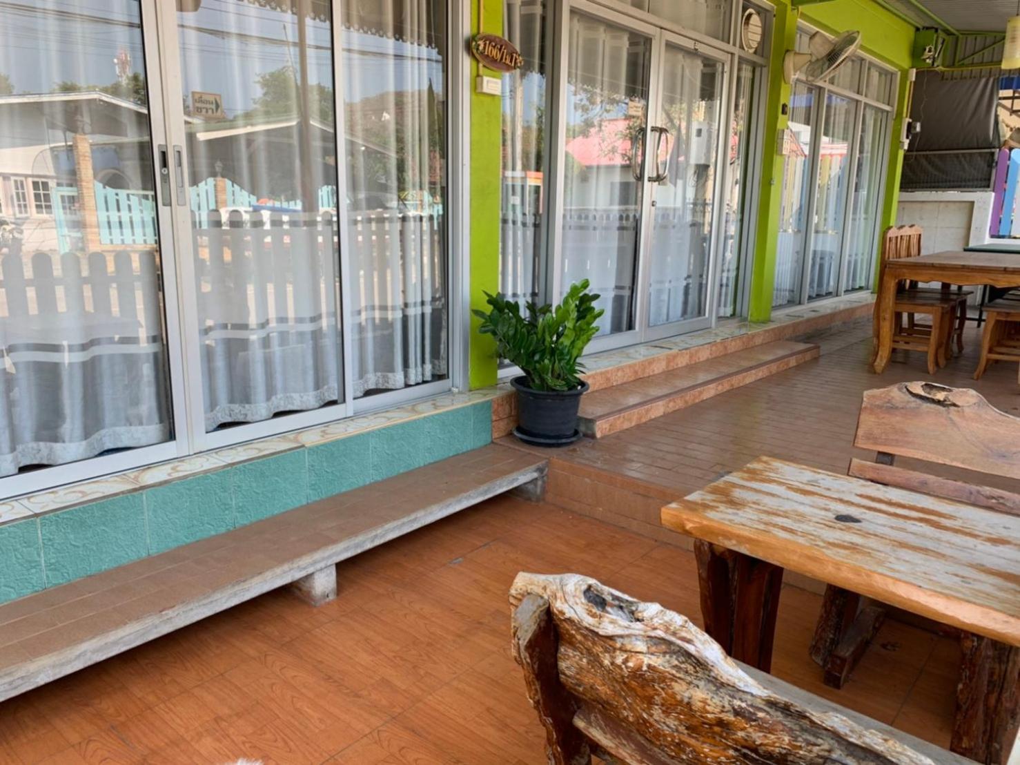 Thippawan Bungalow シーチャン島 エクステリア 写真