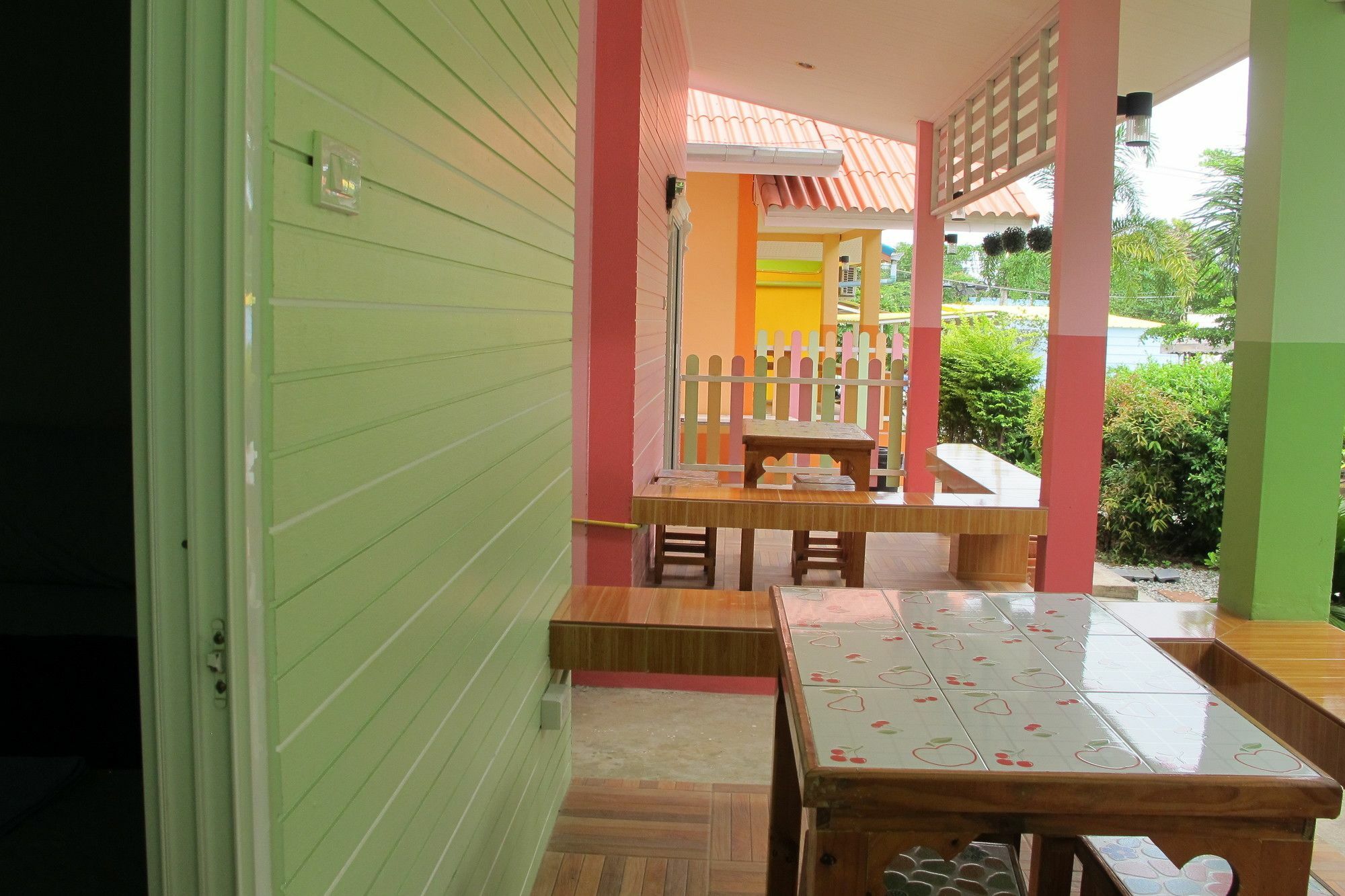 Thippawan Bungalow シーチャン島 エクステリア 写真