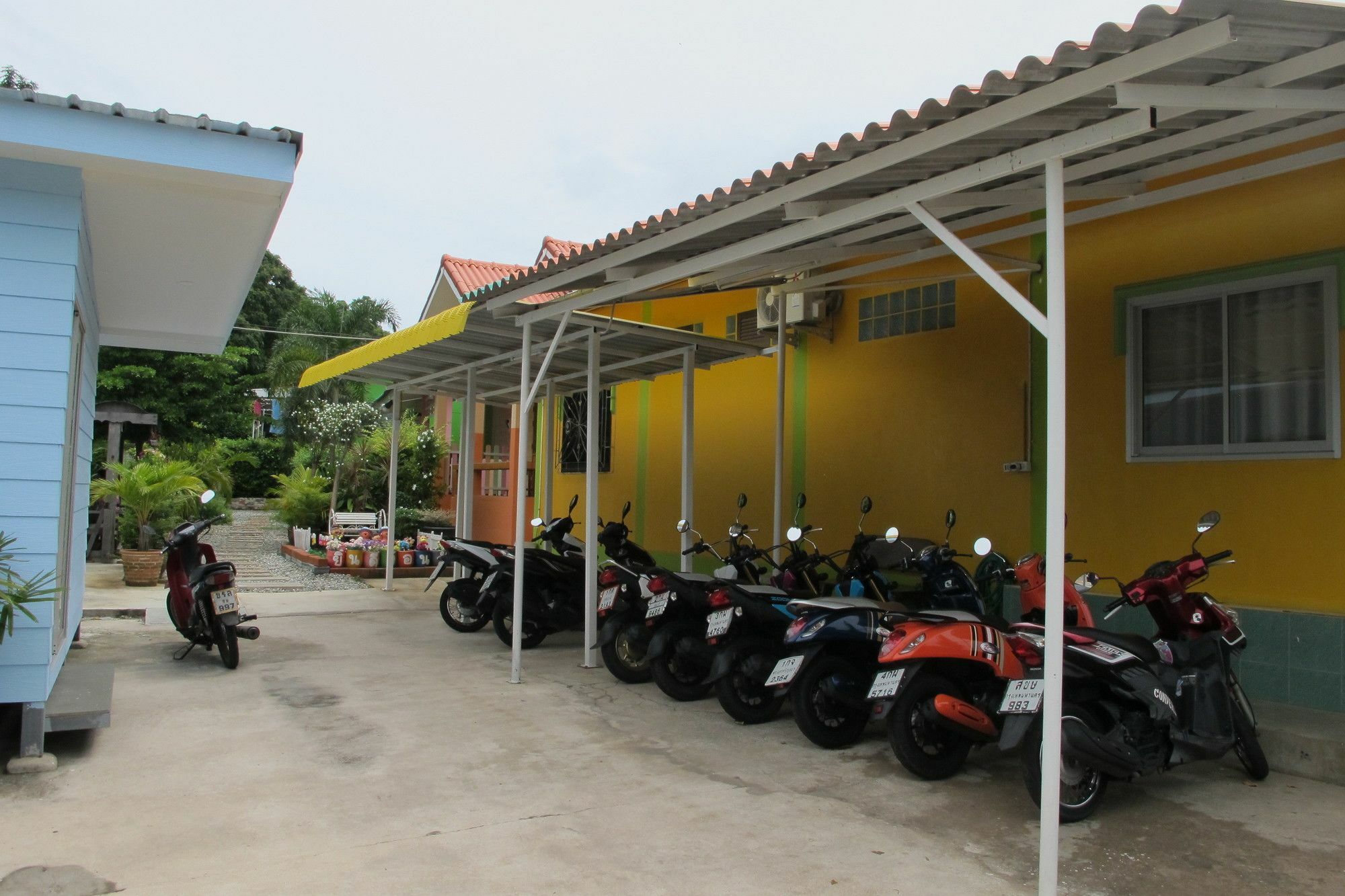 Thippawan Bungalow シーチャン島 エクステリア 写真