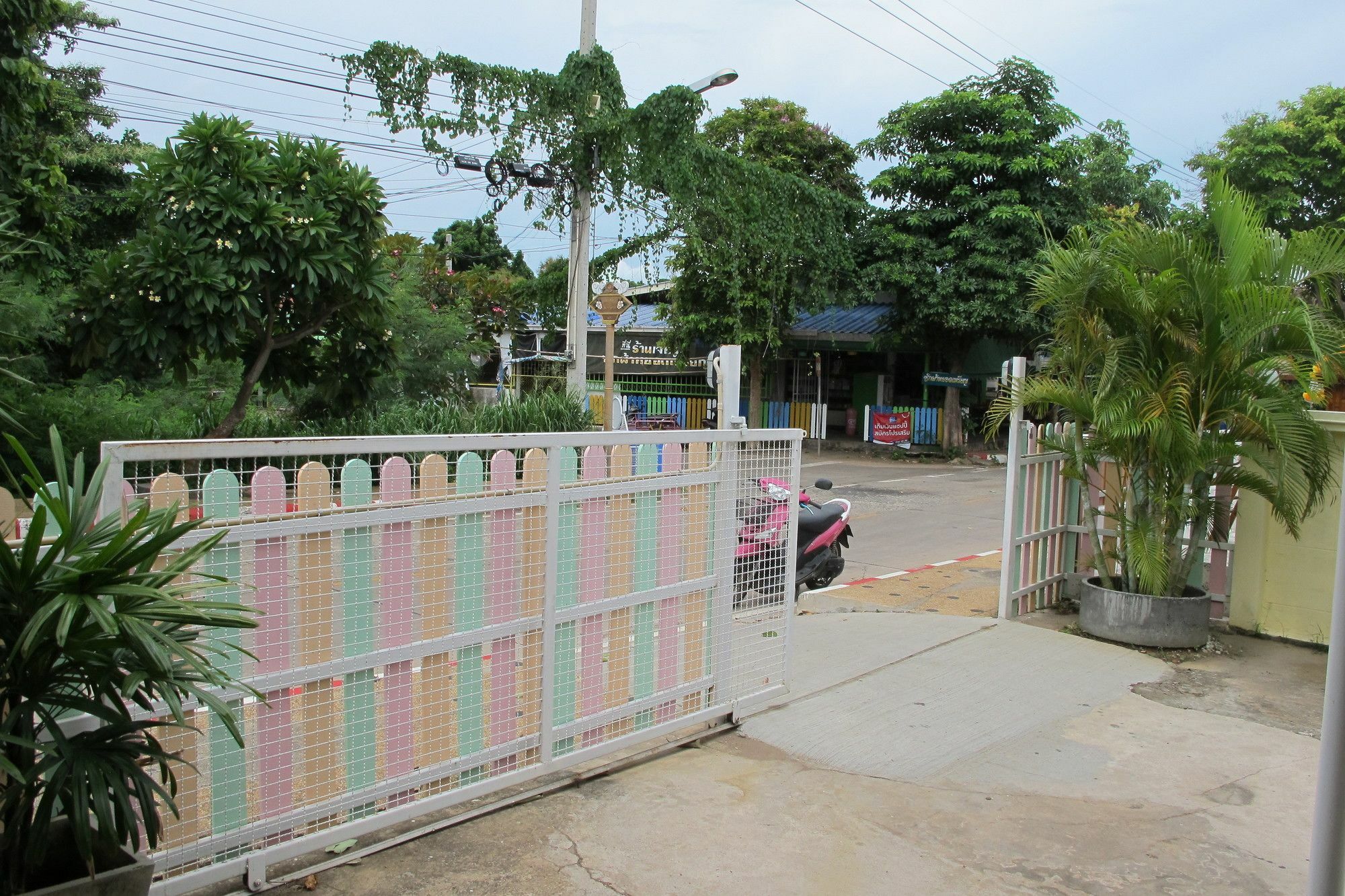 Thippawan Bungalow シーチャン島 エクステリア 写真